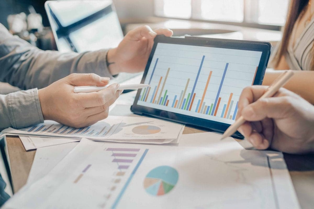 Business concept. business people discussing the charts and grap